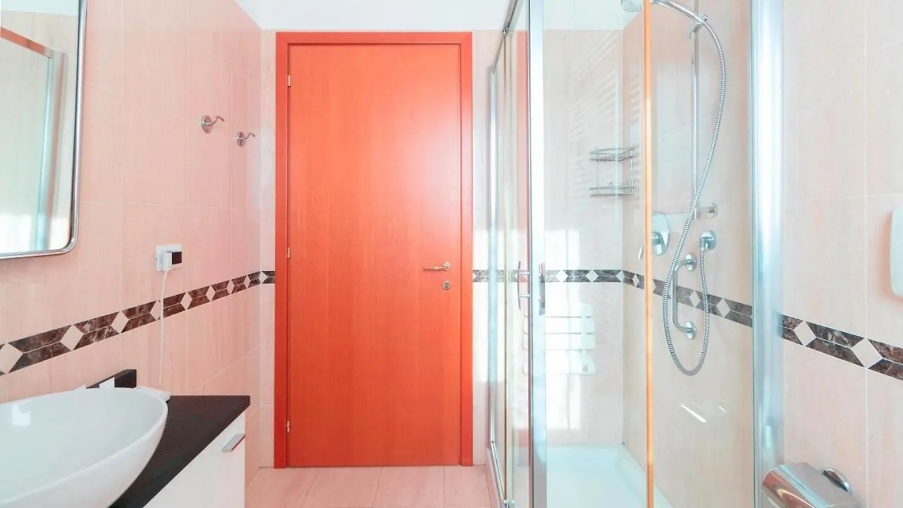 Italianway - Tolstoi 1 Apartment Milan