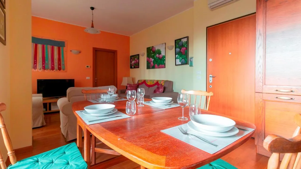 Italianway - Tolstoi 1 Apartment Milan