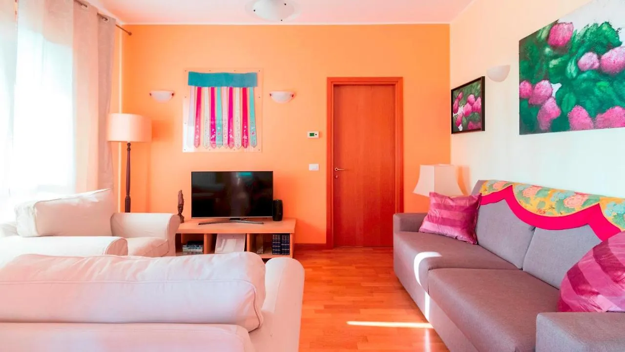 Italianway - Tolstoi 1 Apartment Milan